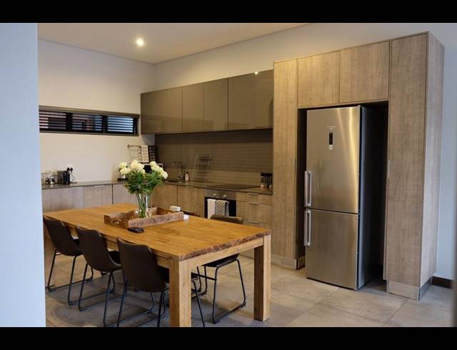 2 BEDROOM APARTMENT FOR SALE IN MENLO PARK